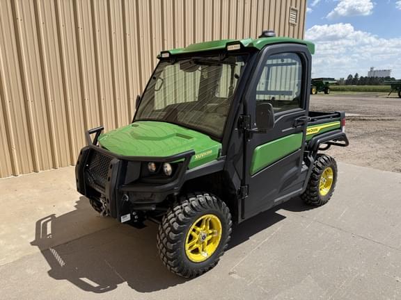 Image of John Deere XUV 835R equipment image 1