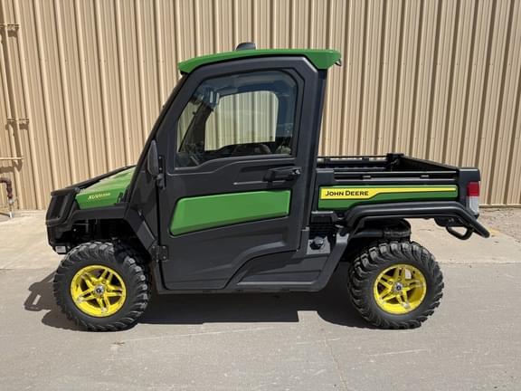 Image of John Deere XUV 835R Primary image