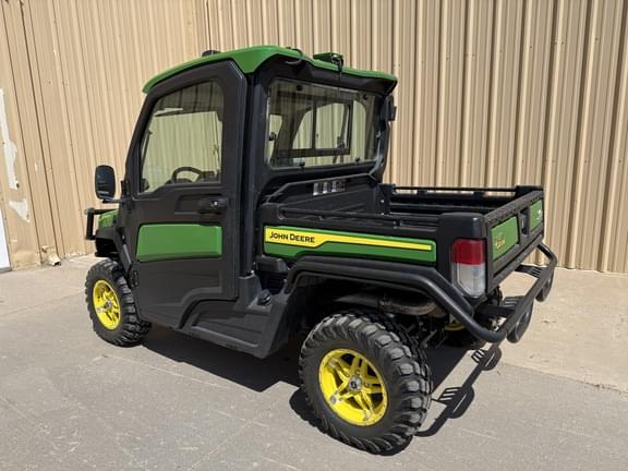 Image of John Deere XUV 835R equipment image 2