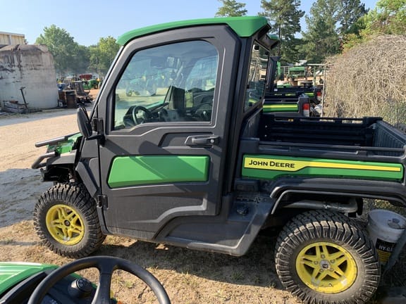 2023 John Deere XUV 835R Equipment Image0