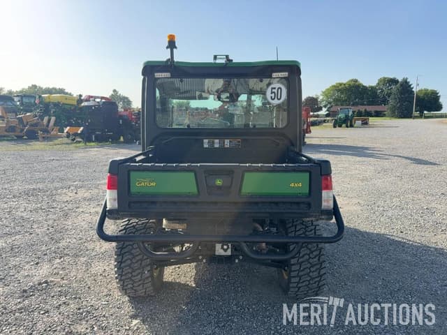 Image of John Deere XUV 835R equipment image 3