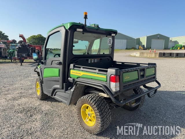 Image of John Deere XUV 835R equipment image 2