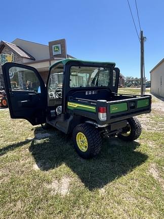 Image of John Deere XUV 835R equipment image 4