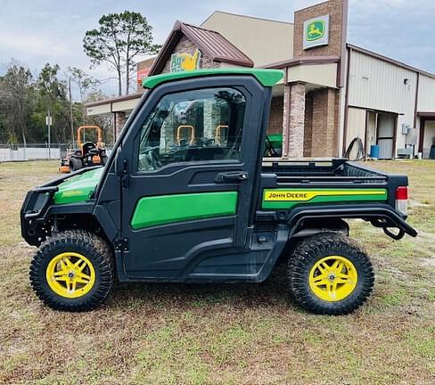 Image of John Deere XUV 835R equipment image 2