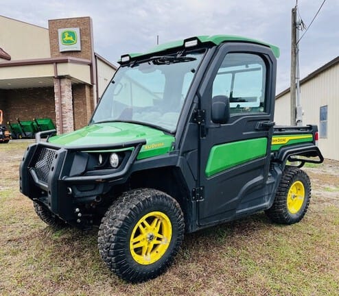 2023 John Deere XUV 835R Equipment Image0