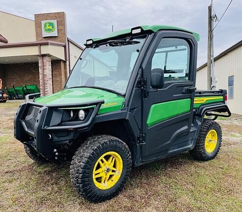 Image of John Deere XUV 835R Primary image