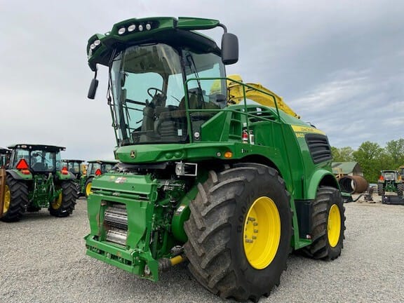Main image John Deere 8400