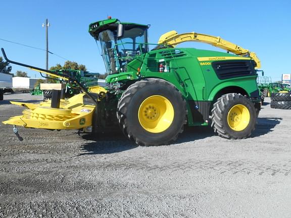 Image of John Deere 8400i equipment image 1