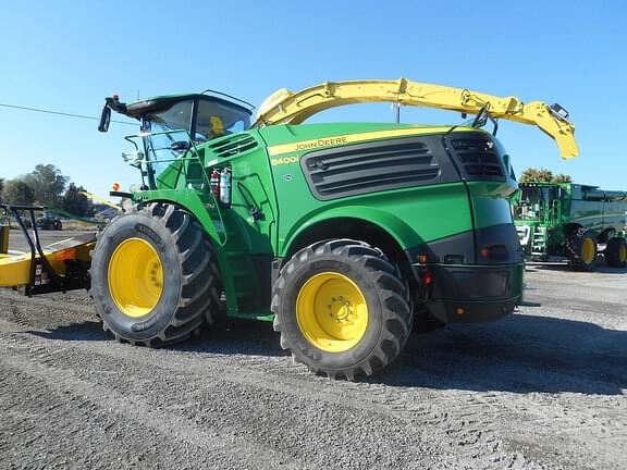 Image of John Deere 8400i equipment image 1