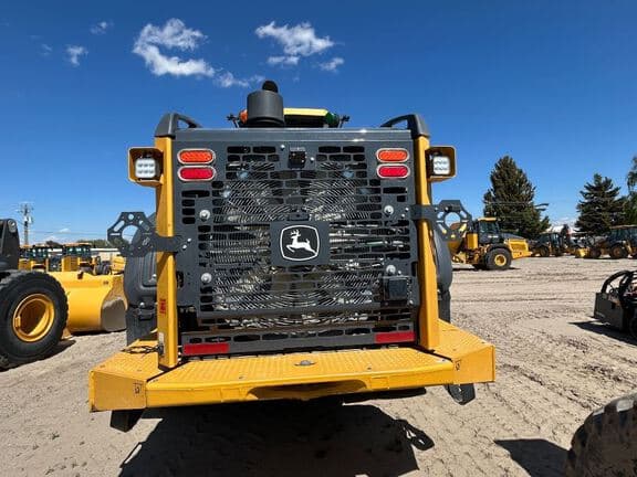 Image of John Deere 844P equipment image 3