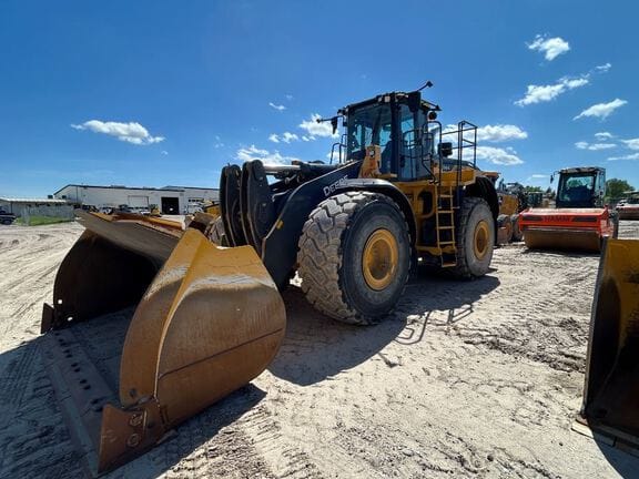 2023 John Deere 844P Equipment Image0
