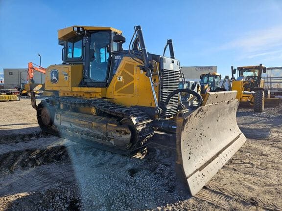2023 John Deere 850L XLT Equipment Image0