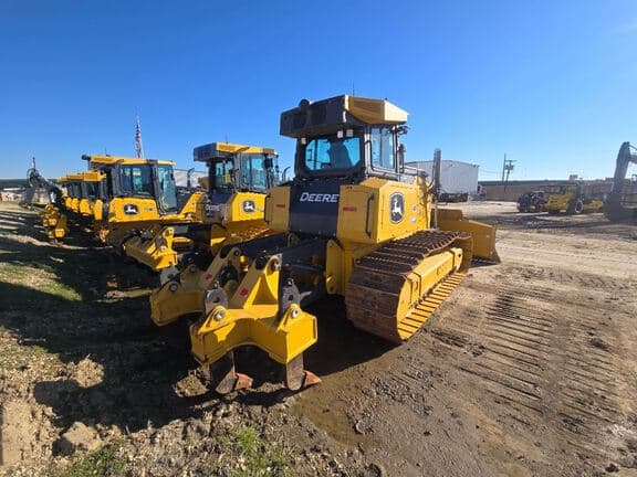 Image of John Deere 850L equipment image 2