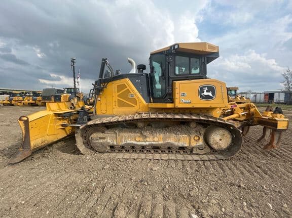 Image of John Deere 850L equipment image 1