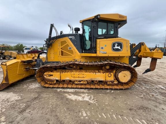 Image of John Deere 850L equipment image 1