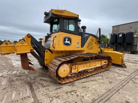 Image of John Deere 850L equipment image 4