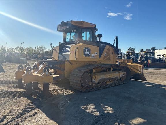 Image of John Deere 850L WLT equipment image 4