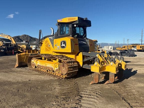 Image of John Deere 850L WLT equipment image 2