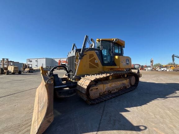 2023 John Deere 850L Equipment Image0