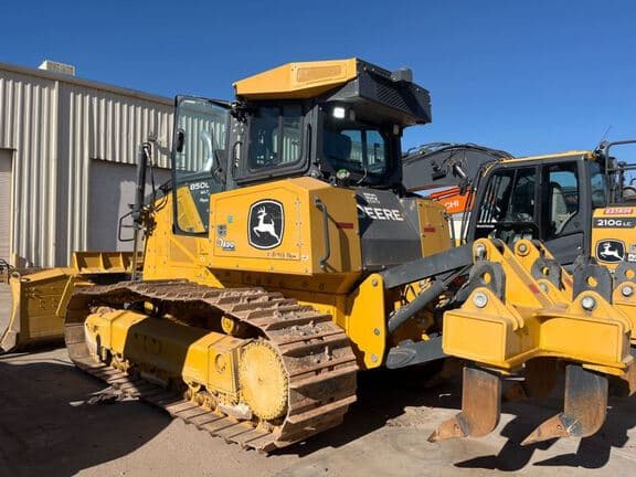 Image of John Deere 850L WLT equipment image 2