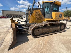 2023 John Deere 850L WLT Image