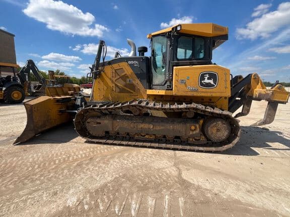 Image of John Deere 850L equipment image 1