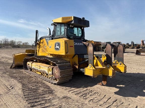 Image of John Deere 850L WLT equipment image 2
