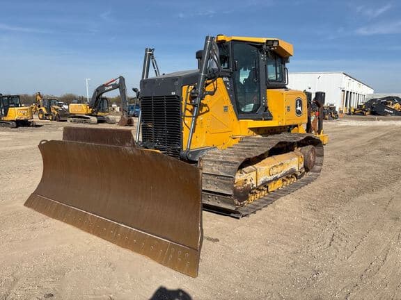 Image of John Deere 850L WLT Primary image