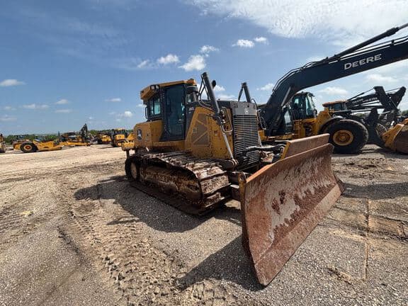 Image of John Deere 850L equipment image 4