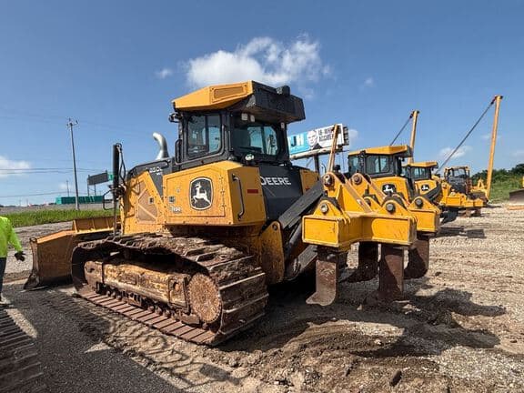Image of John Deere 850L equipment image 1