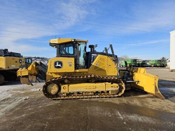 Image of John Deere 850L equipment image 1