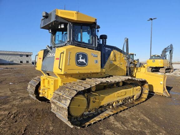 Image of John Deere 850L LGP equipment image 4