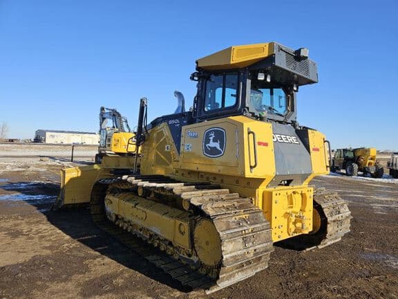 Image of John Deere 850L LGP equipment image 2