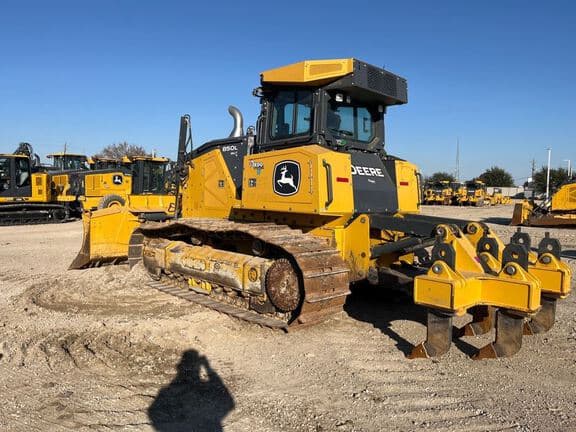 Image of John Deere 850L WLT equipment image 2
