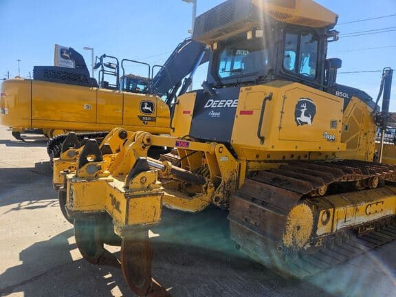 Image of John Deere 850L equipment image 3