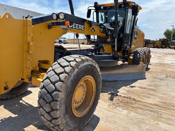2023 John Deere 872G Equipment Image0