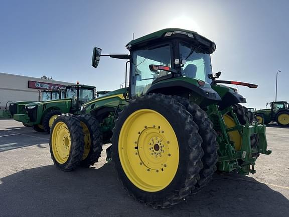 Image of John Deere 8R 230 equipment image 2