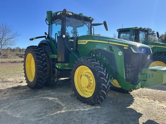 Image of John Deere 8R 230 equipment image 1
