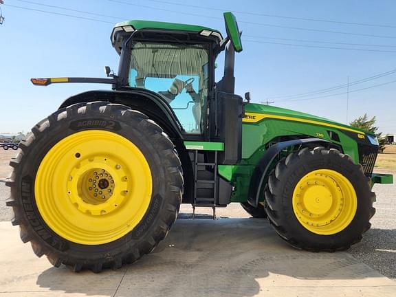 Image of John Deere 8R 230 Primary image