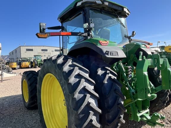 Image of John Deere 8R 230 equipment image 1