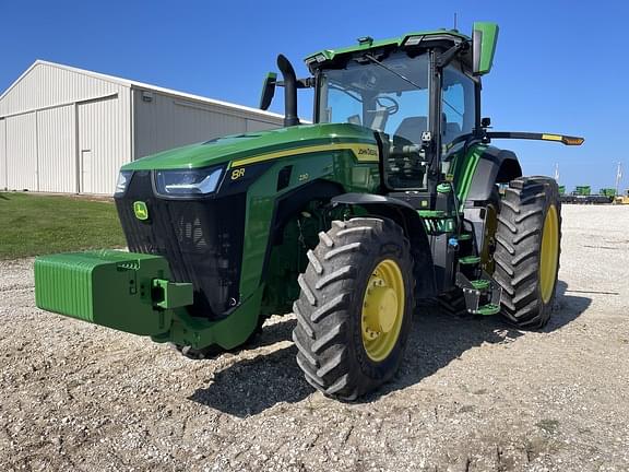 Image of John Deere 8R 230 equipment image 1