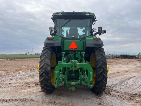 Image of John Deere 8R 230 equipment image 3