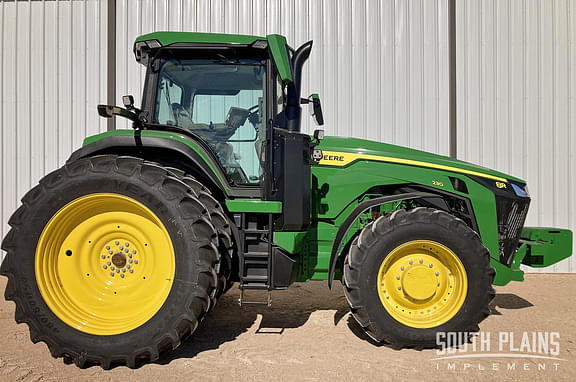 Image of John Deere 8R 230 equipment image 1