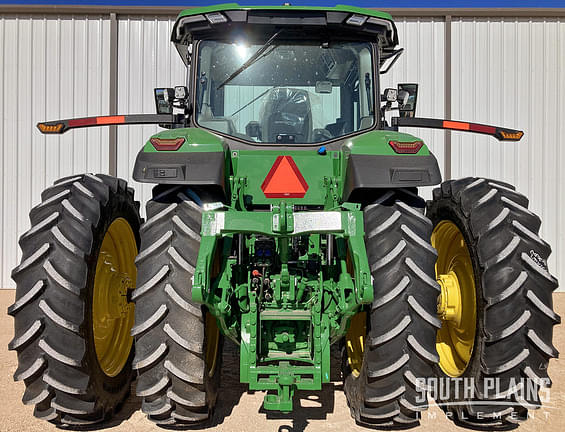 Image of John Deere 8R 230 equipment image 3