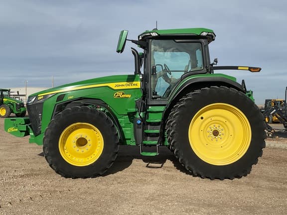 Image of John Deere 8R 230 equipment image 1