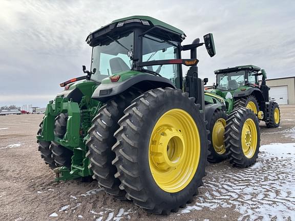 Image of John Deere 8R 230 equipment image 1