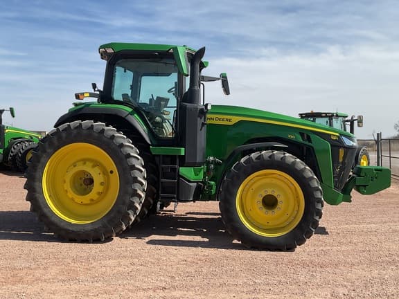 Image of John Deere 8R 230 equipment image 3