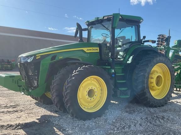 Image of John Deere 8R 230 equipment image 1