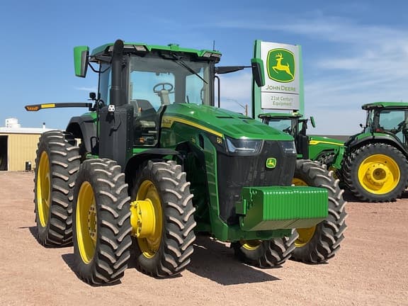 Image of John Deere 8R 230 equipment image 2