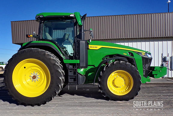 Image of John Deere 8R 230 equipment image 1